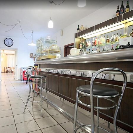 Hotel Ristorante Roma Colico Exteriör bild